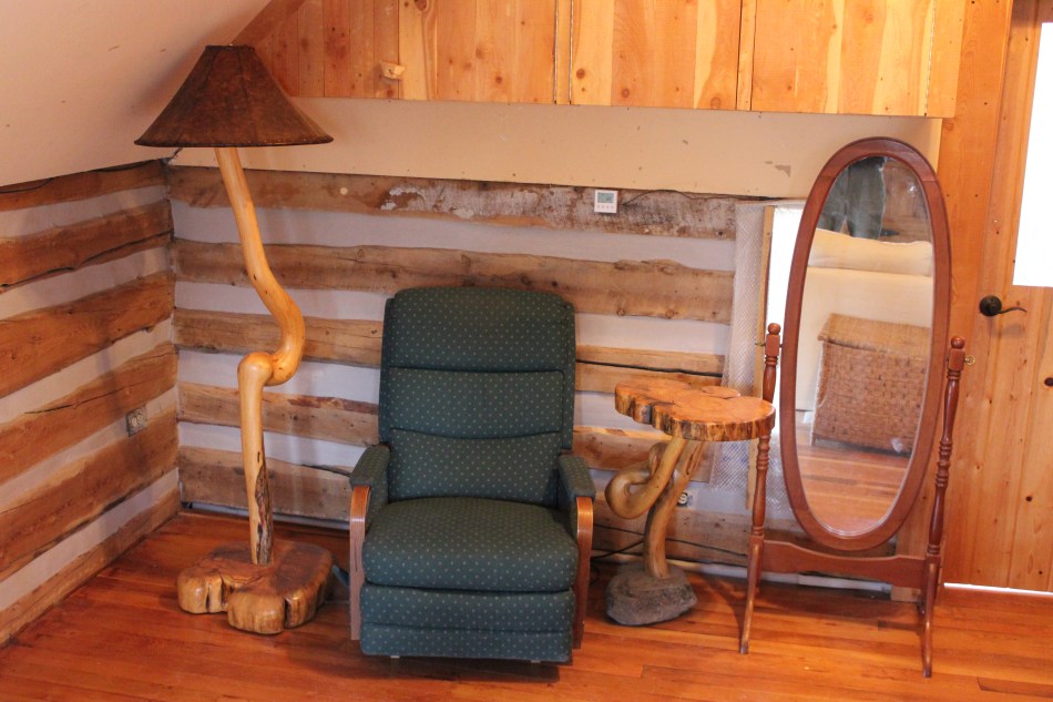 a-tree-art-furniture-in-vc-house-upstairs